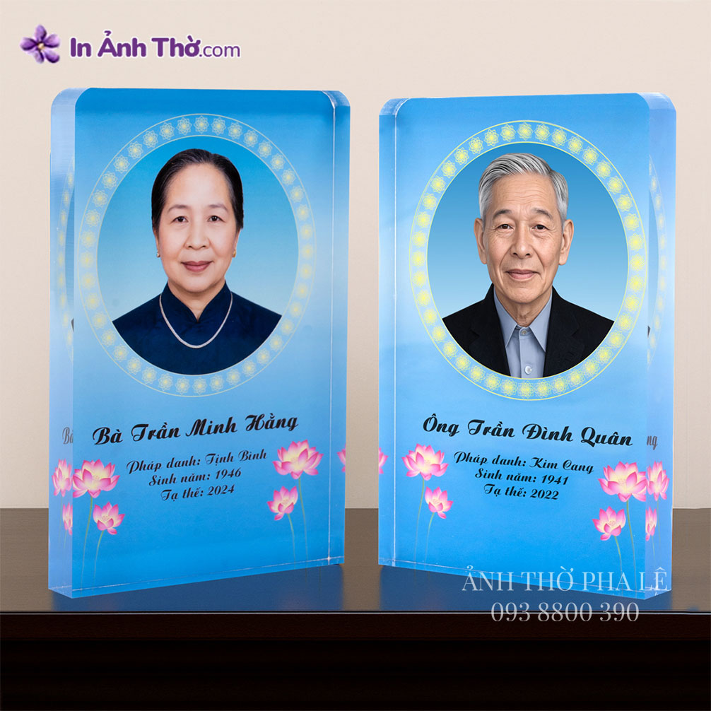 Ảnh thờ pha lê nhỏ gọn đặt trong chùa để cầu siêu cho ông bà