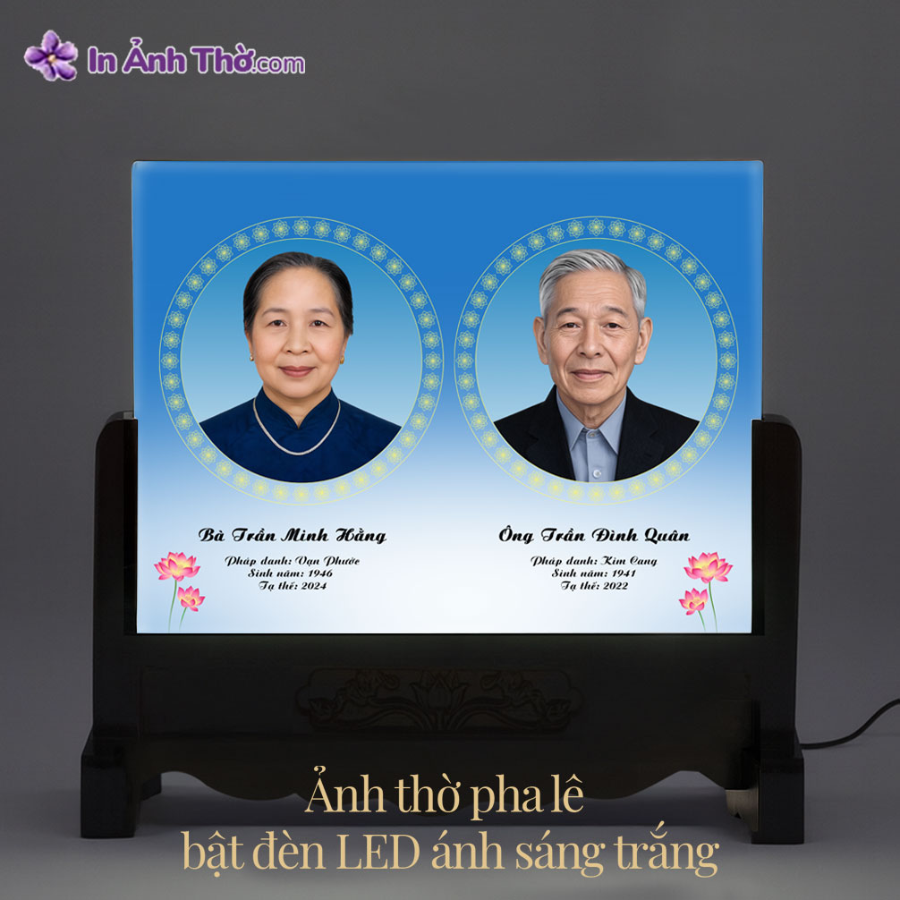 Ảnh thờ pha lê với ánh sáng mềm dịu trang trọng