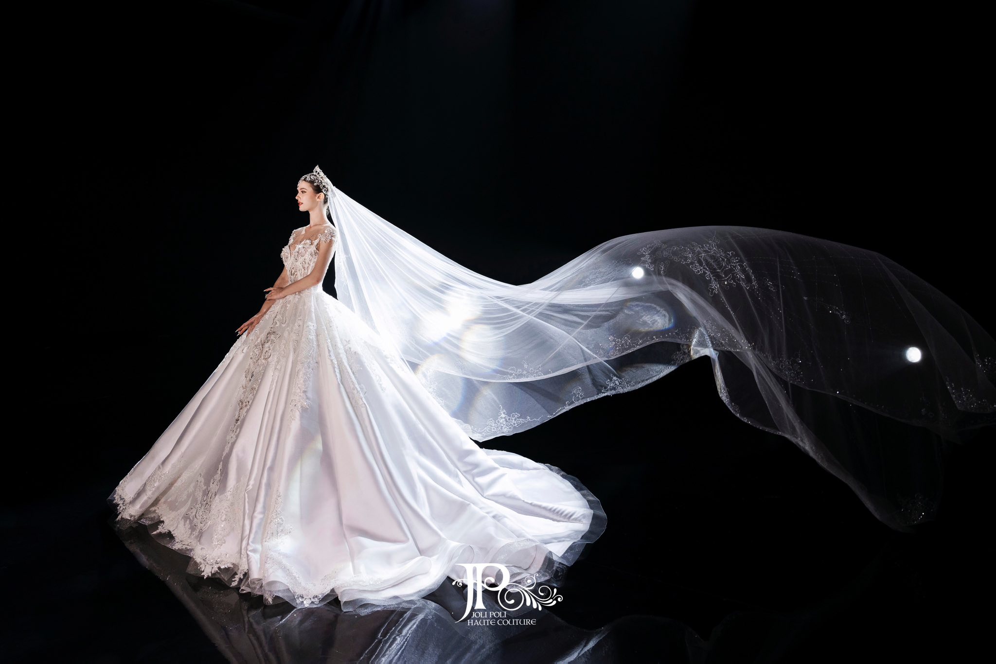 Váy cưới JoliPoli