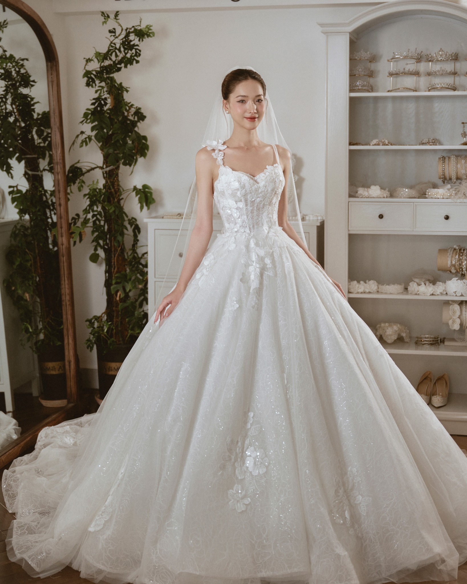 Thử váy cưới tại Idy Atelier
